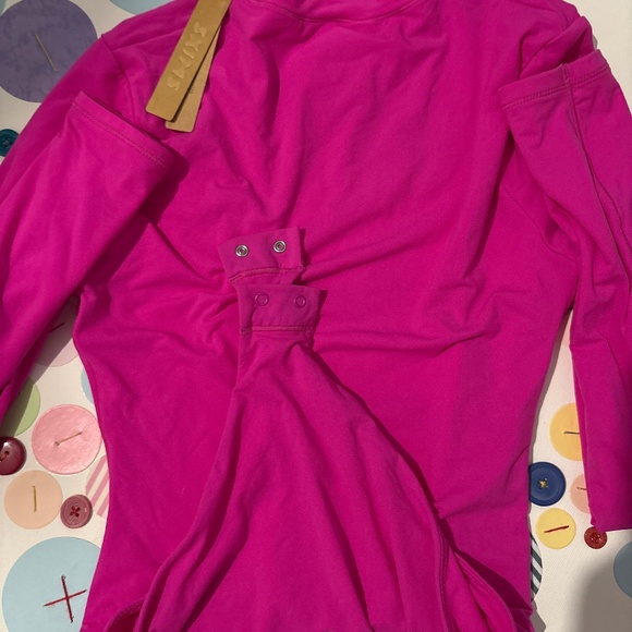 Skims - Picture 4 of 5